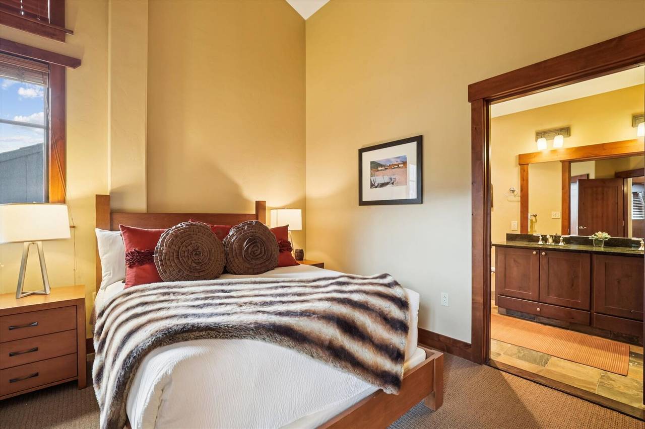 Bedroom - On Ski Hill Place 8516 - Breckenridge Vacation Rental Bedroom - On Ski Hill Place 8516 - Breckenridge Vacation Rental