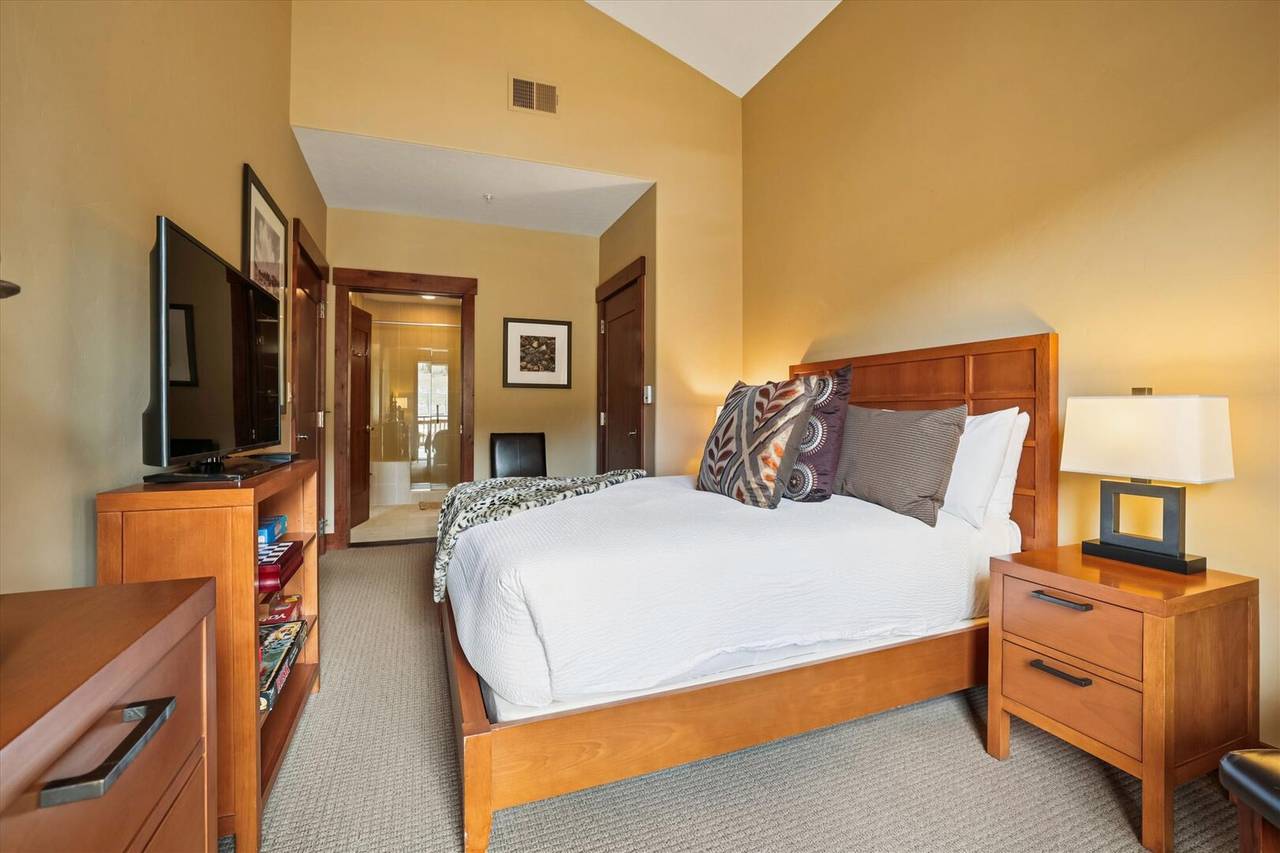 Bedroom - On Ski Hill Place 8516 - Breckenridge Vacation Rental Bedroom - On Ski Hill Place 8516 - Breckenridge Vacation Rental