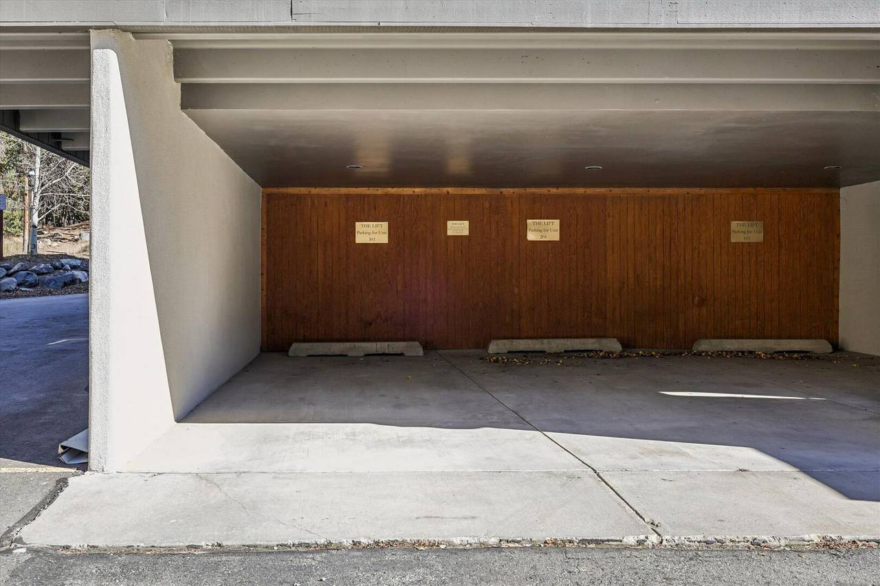 Car Port - Lift Condo 301A - Breckenridge Vacation Rental Car Port - Lift Condo 301A - Breckenridge Vacation Rental