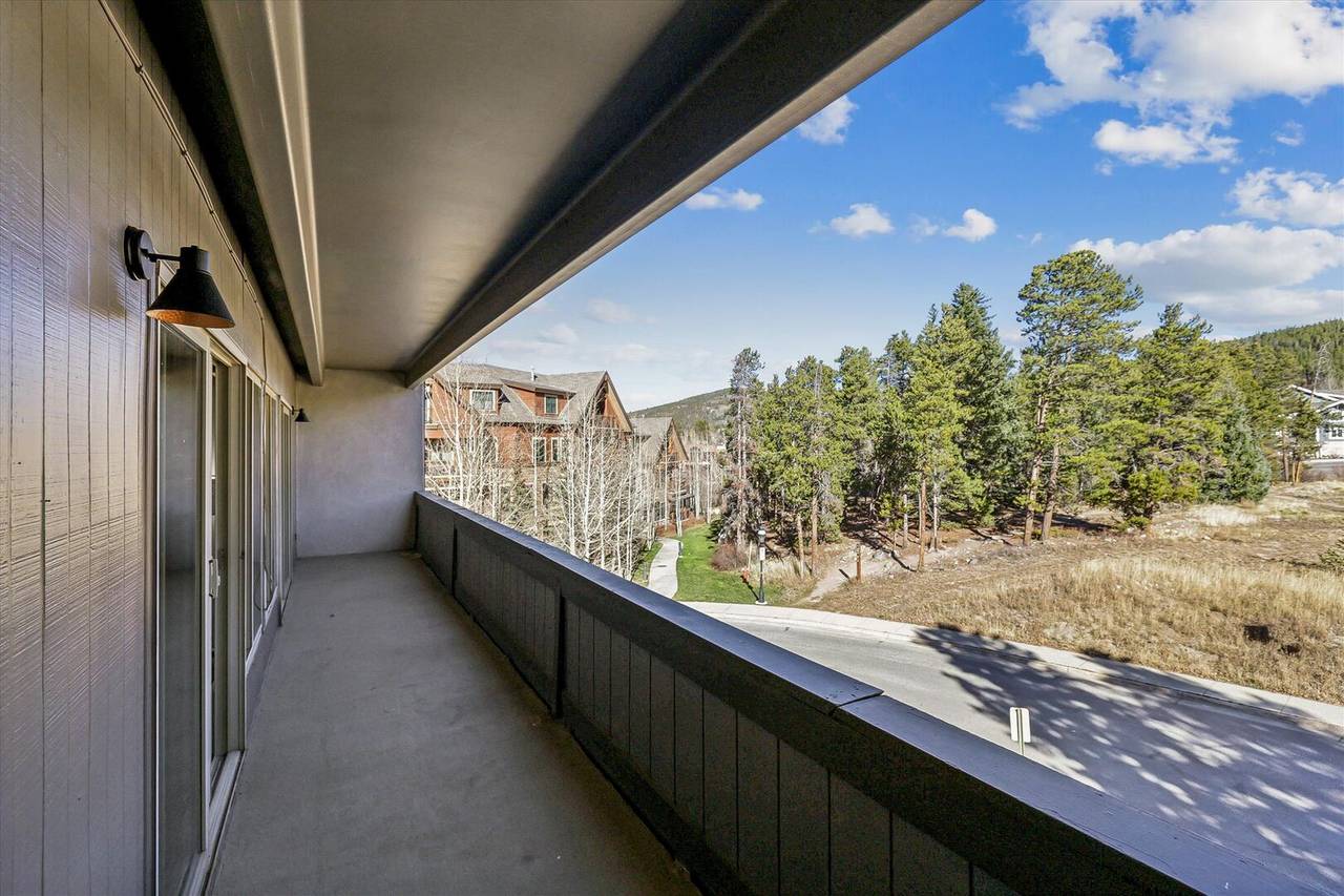 Balcony - Lift Condo 301A - Breckenridge Vacation Rental Balcony - Lift Condo 301A - Breckenridge Vacation Rental