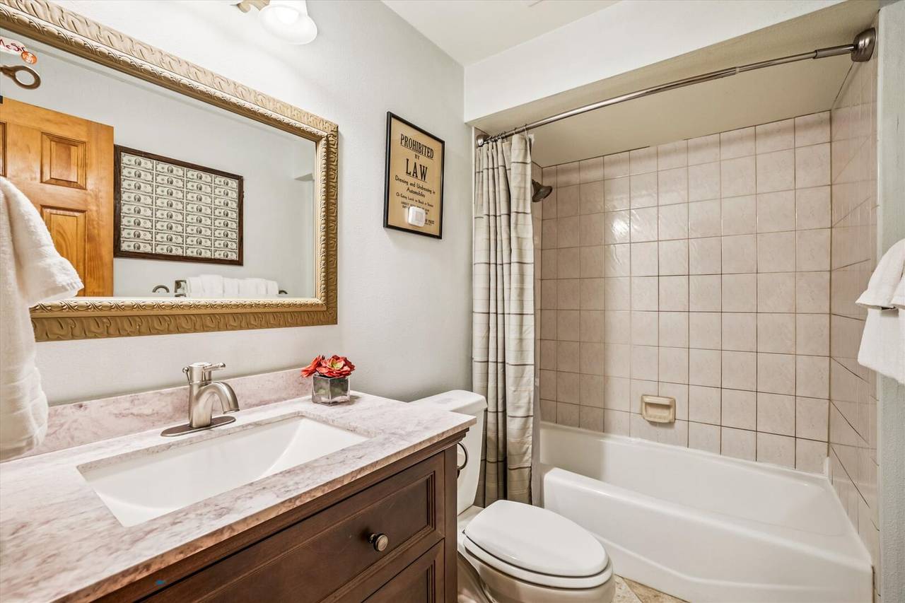 Bathroom - Handsome Hollow - Silverthorne Vacation Rental Bathroom - Handsome Hollow - Silverthorne Vacation Rental