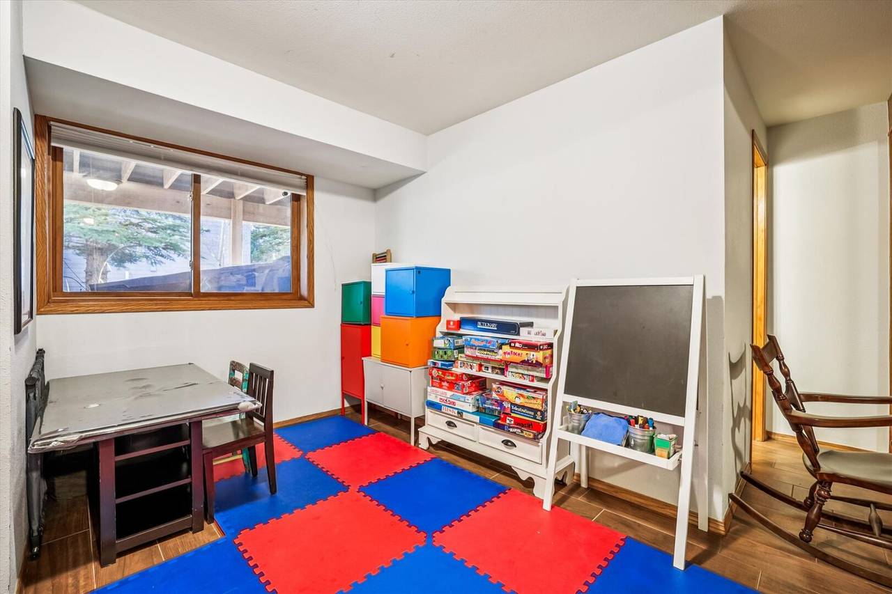 Living Area - Handsome Hollow - Silverthorne Vacation Rental Living Area - Handsome Hollow - Silverthorne Vacation Rental