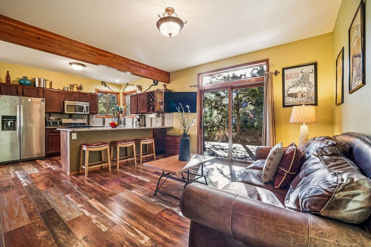 Living Area - Handsome Hollow - Silverthorne Vacation Rental Living Area - Handsome Hollow - Silverthorne Vacation Rental