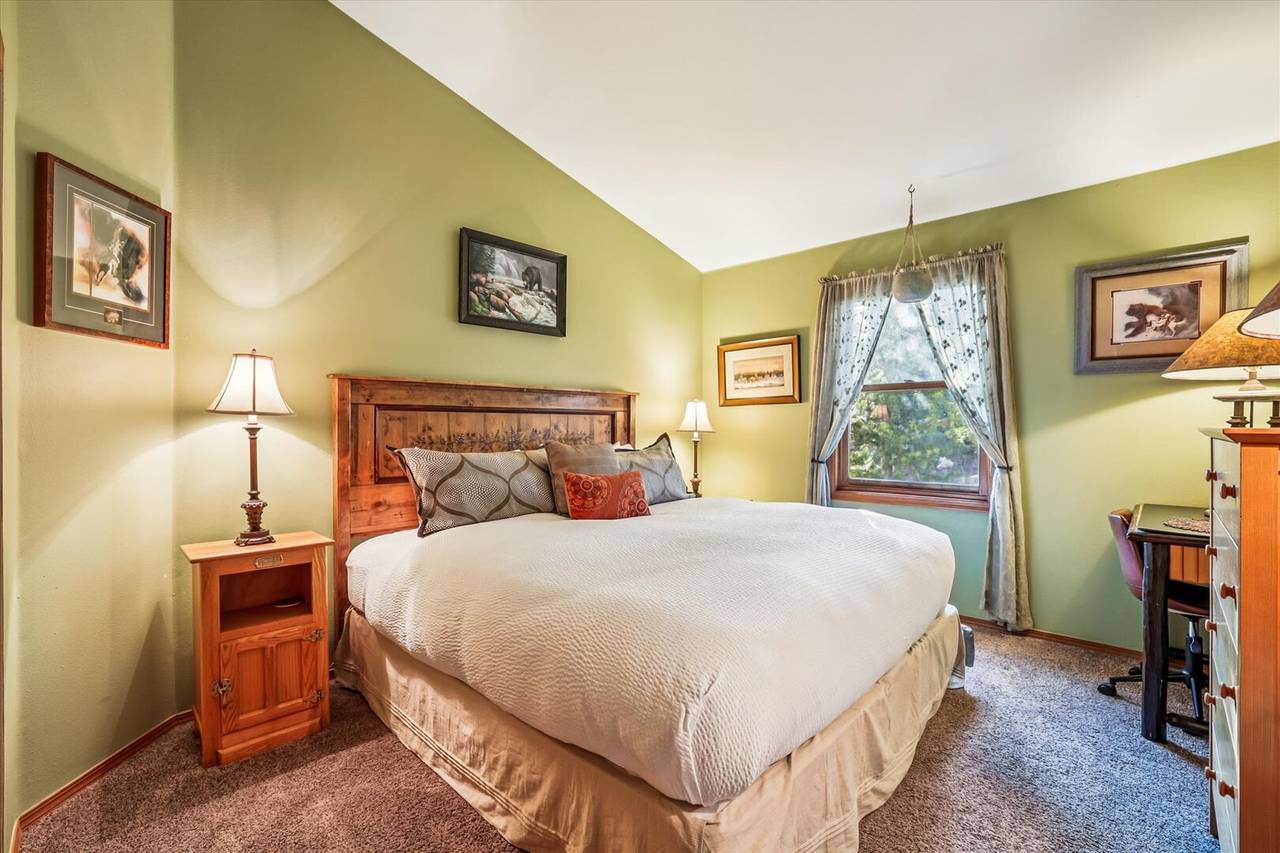 Bedroom - Handsome Hollow - Silverthorne Vacation Rental Bedroom - Handsome Hollow - Silverthorne Vacation Rental