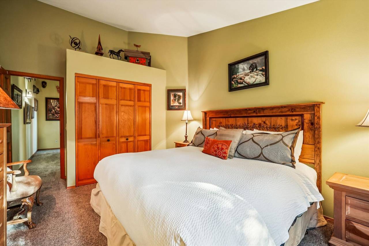 Bedroom - Handsome Hollow - Silverthorne Vacation Rental Bedroom - Handsome Hollow - Silverthorne Vacation Rental