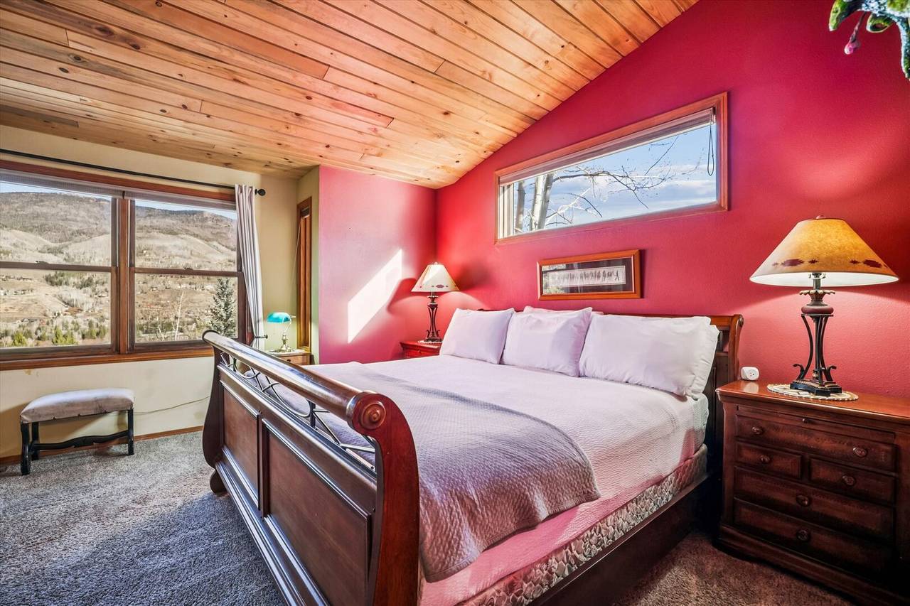 Bedroom - Handsome Hollow - Silverthorne Vacation Rental Bedroom - Handsome Hollow - Silverthorne Vacation Rental