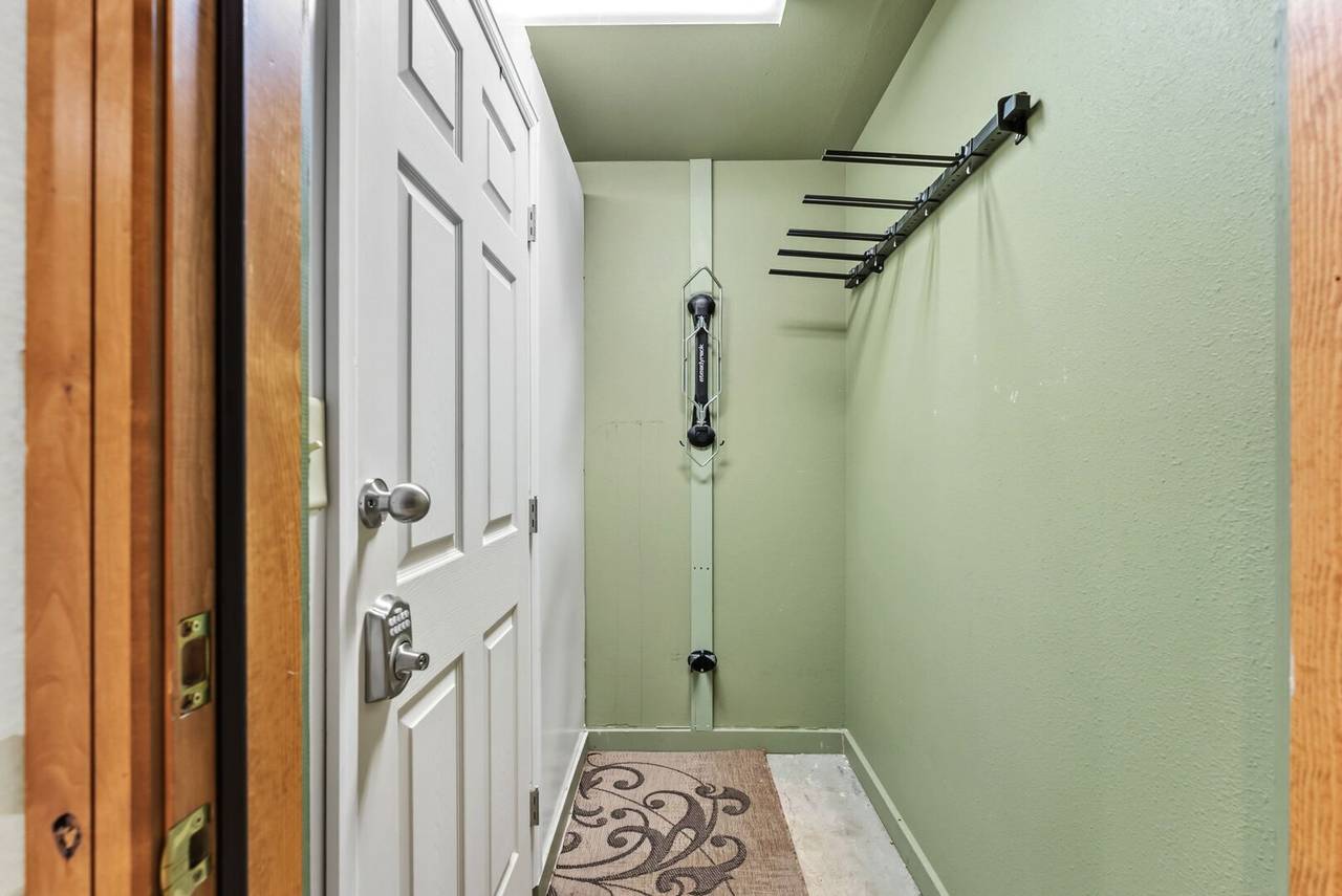 Ski Locker - Ski Hill 39 - Breckenridge Vacation Rental Ski Locker - Ski Hill 39 - Breckenridge Vacation Rental