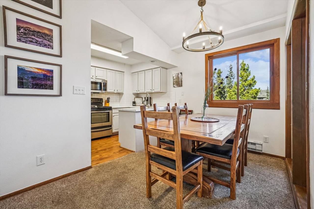 Dining Area - Ski Hill 39 - Breckenridge Vacation Rental Dining Area - Ski Hill 39 - Breckenridge Vacation Rental
