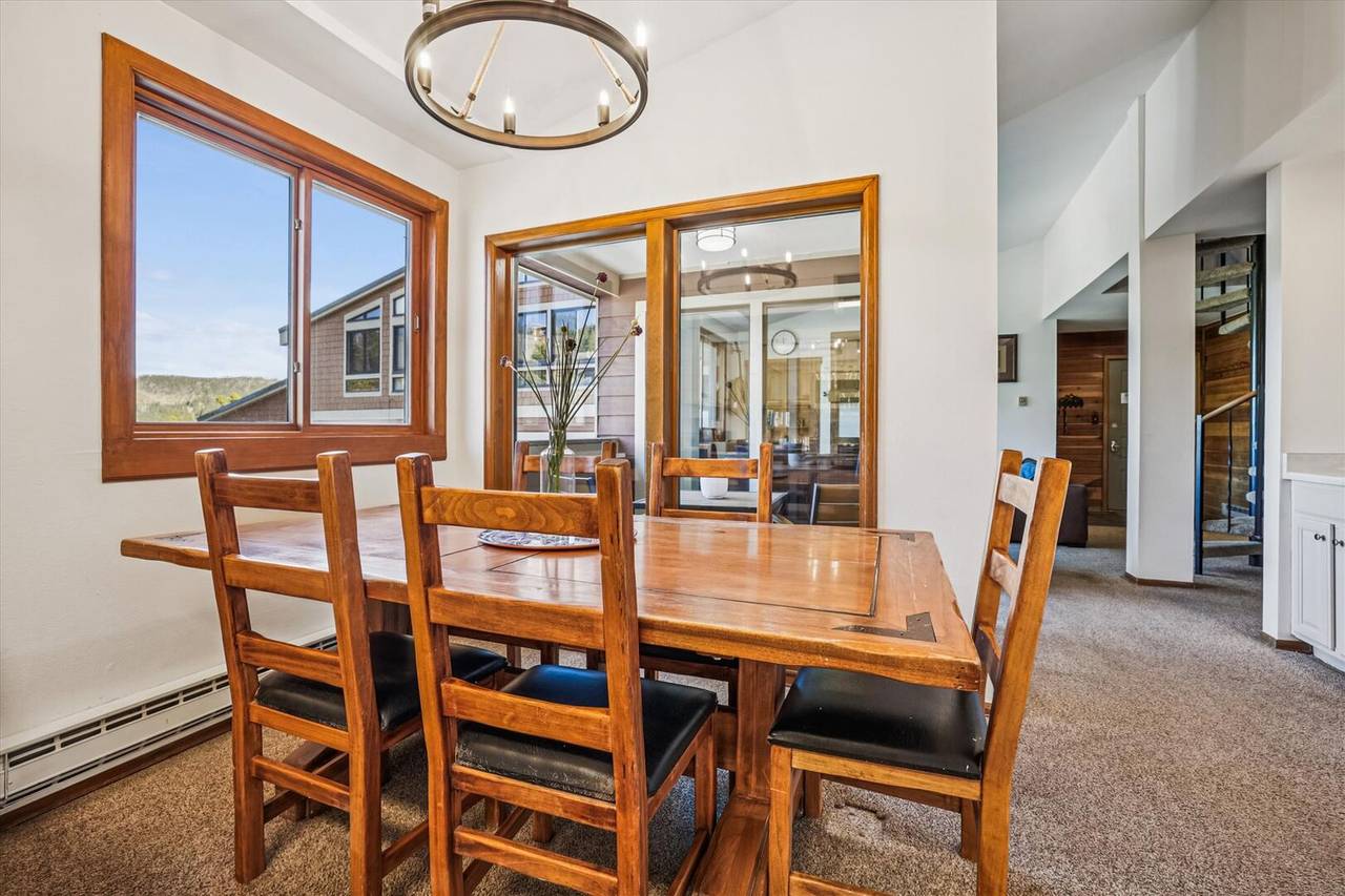 Dining Area - Ski Hill 39 - Breckenridge Vacation Rental Dining Area - Ski Hill 39 - Breckenridge Vacation Rental