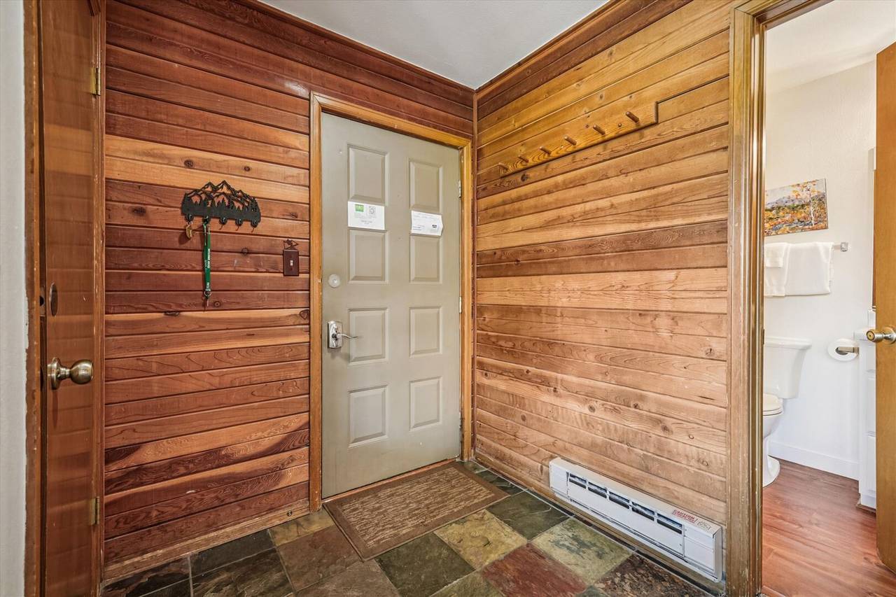 Entry - Ski Hill 39 - Breckenridge Vacation Rental Entry - Ski Hill 39 - Breckenridge Vacation Rental