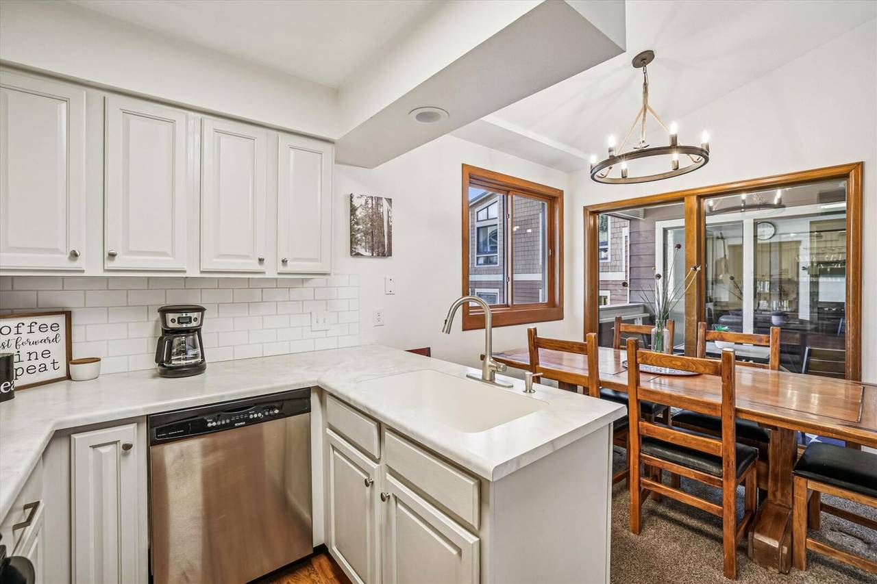 Kitchen - Ski Hill 39 - Breckenridge Vacation Rental Kitchen - Ski Hill 39 - Breckenridge Vacation Rental