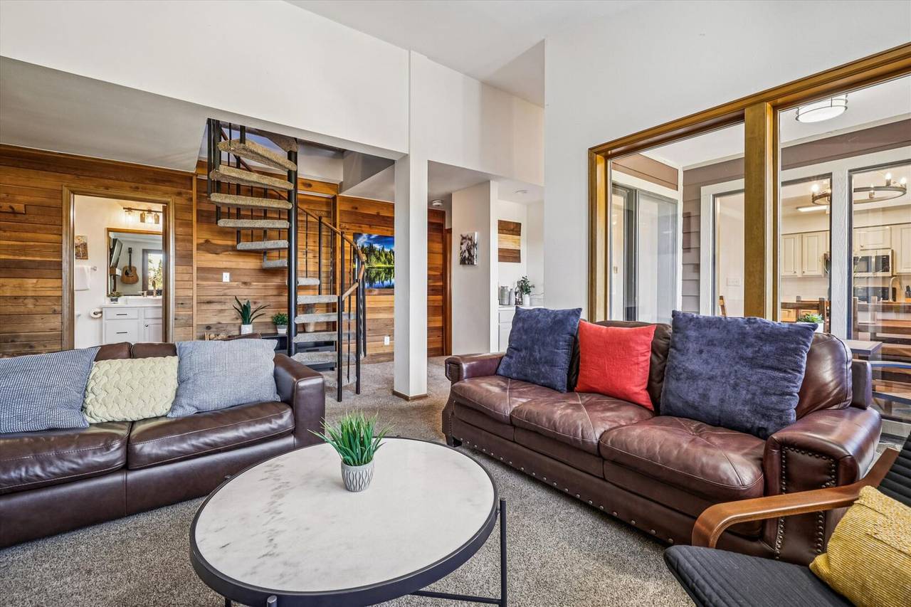 Living Area - Ski Hill 39 - Breckenridge Vacation Rental Living Area - Ski Hill 39 - Breckenridge Vacation Rental