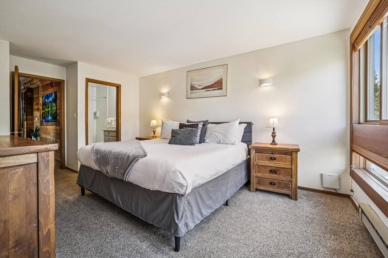 Bedroom - Ski Hill 39 - Breckenridge Vacation Rental Bedroom - Ski Hill 39 - Breckenridge Vacation Rental