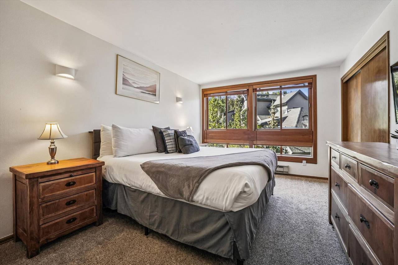 Bedroom - Ski Hill 39 - Breckenridge Vacation Rental Bedroom - Ski Hill 39 - Breckenridge Vacation Rental