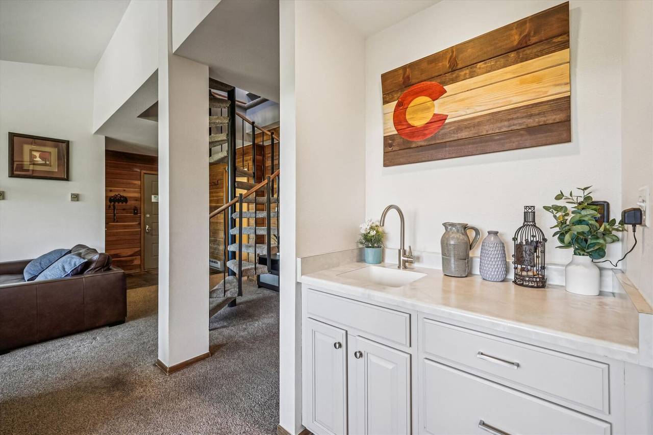 Wet Bar - Ski Hill 39 - Breckenridge Vacation Rental Wet Bar - Ski Hill 39 - Breckenridge Vacation Rental