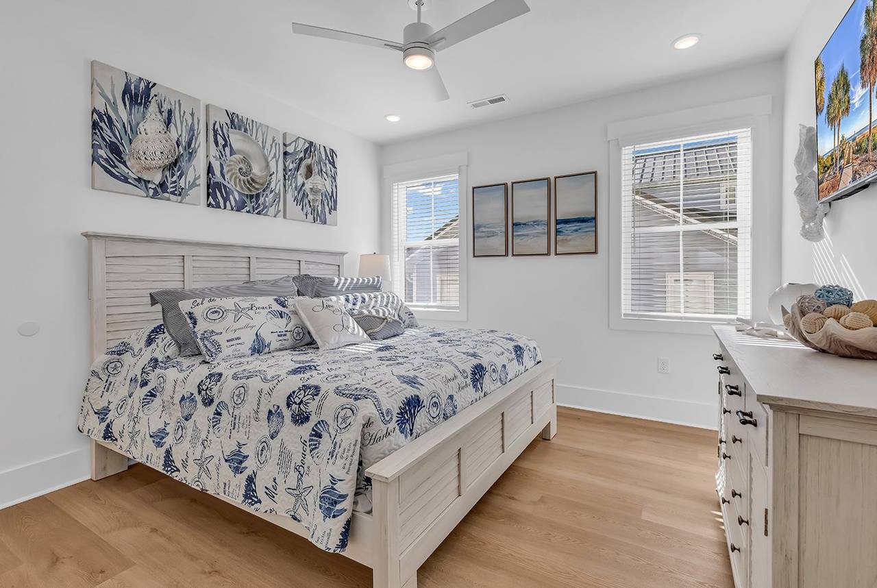 Bedroom 1 down - King Bed Bedroom 1 down - King Bed