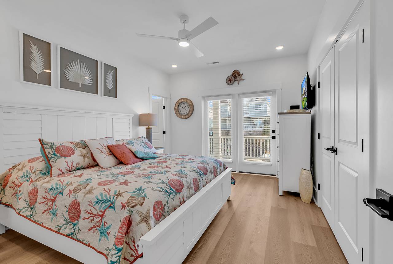 Bedroom 2 down - King Bed Bedroom 2 down - King Bed