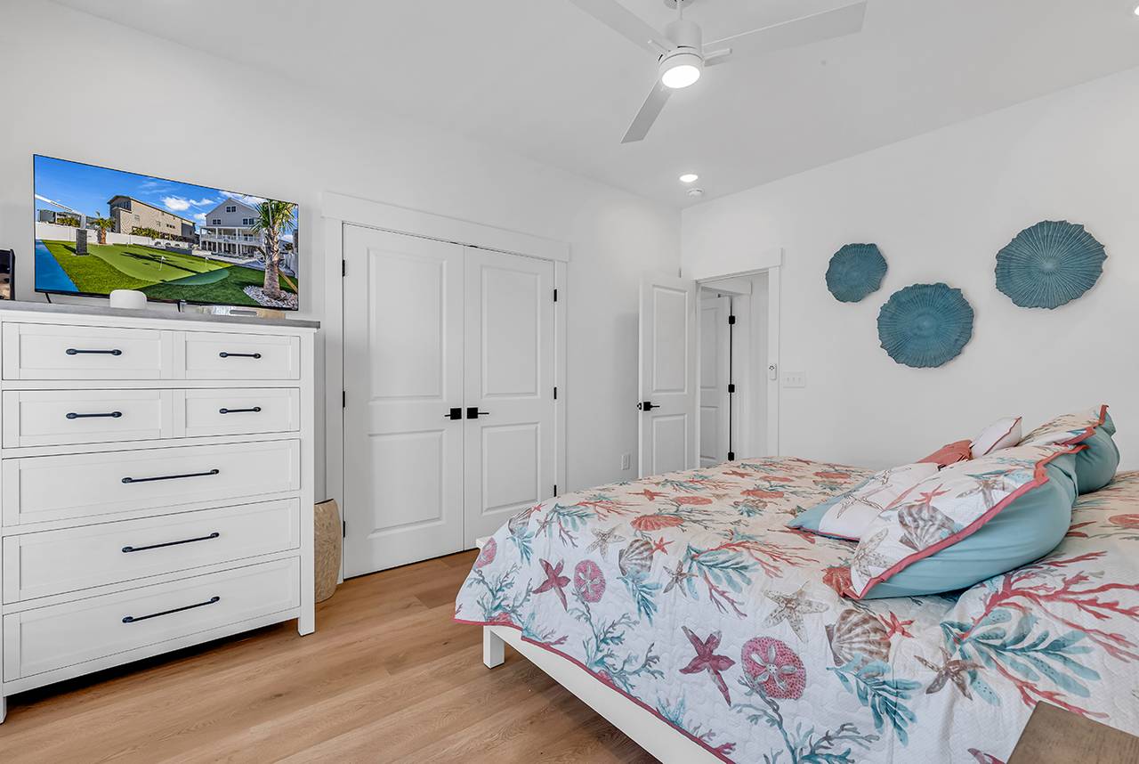 Bedroom 2 down - King Bed Bedroom 2 down - King Bed