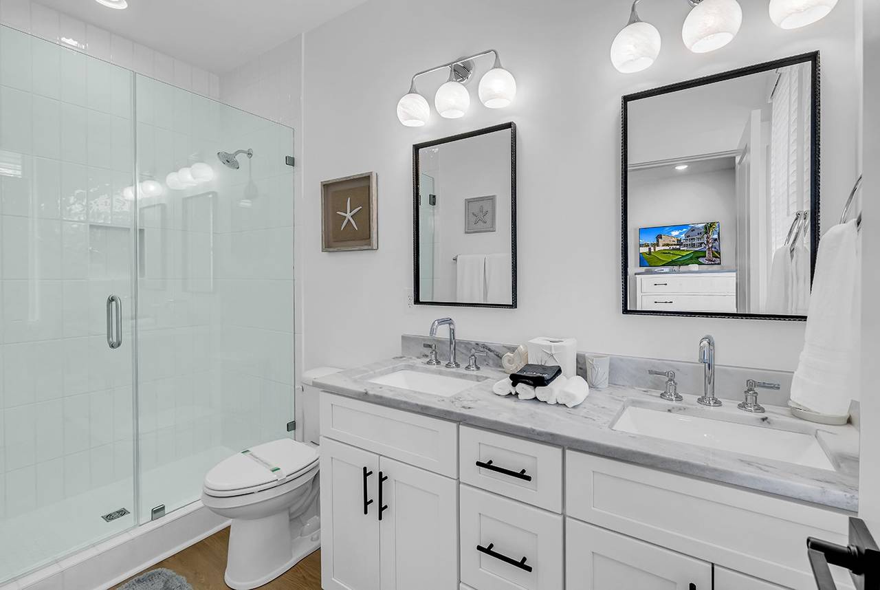 Bedroom 2 bath Bedroom 2 bath