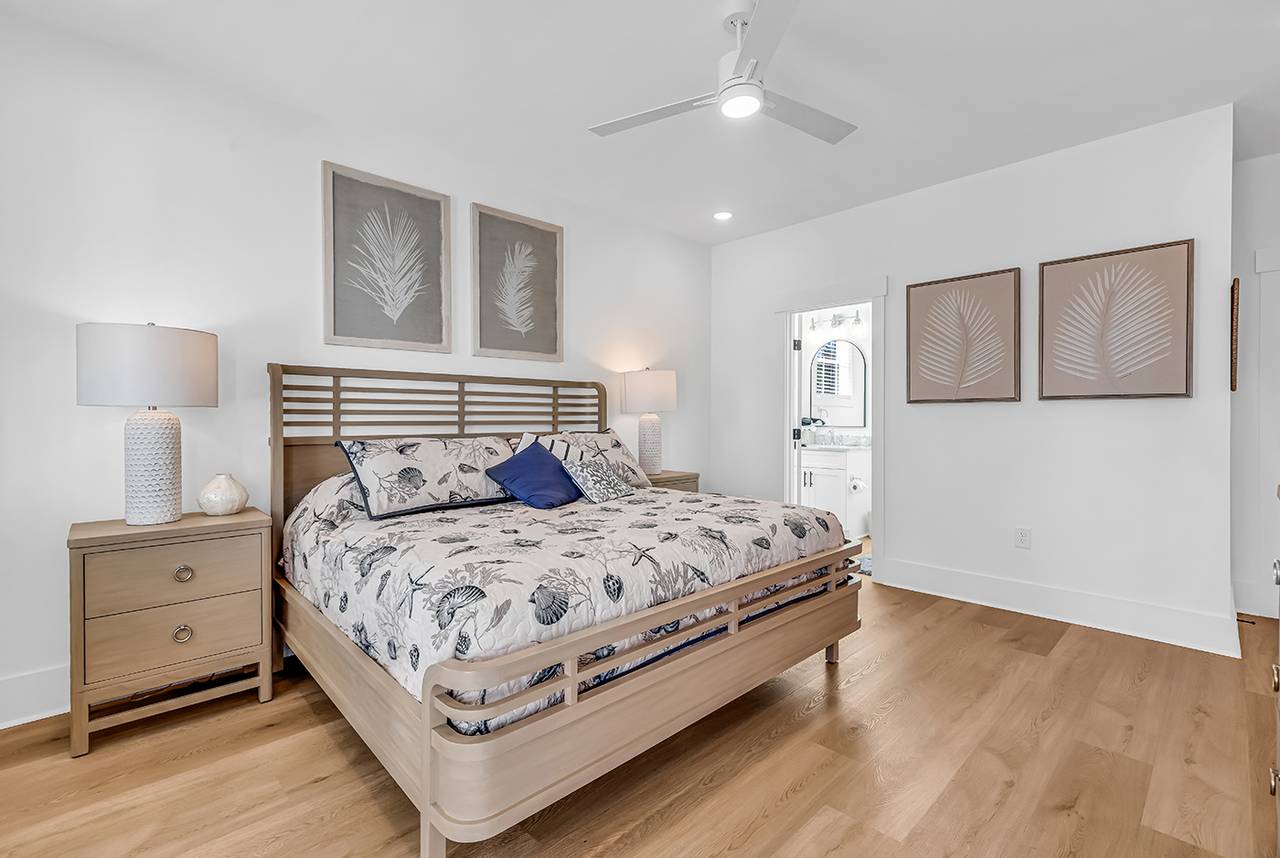 Bedroom 3 down - King Bed Bedroom 3 down - King Bed