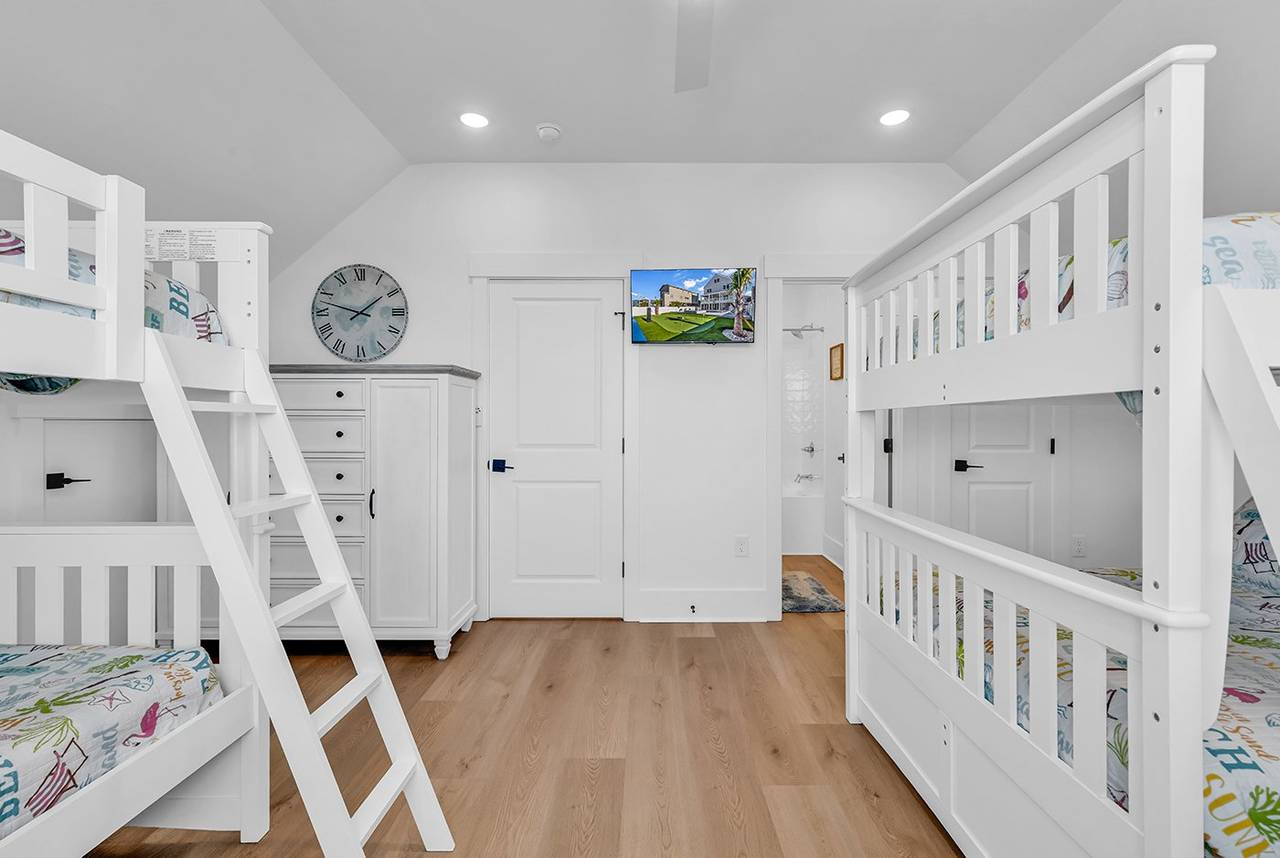 Bedroom 8 up - 2 Full over Full Bunk Beds Bedroom 8 up - 2 Full over Full Bunk Beds