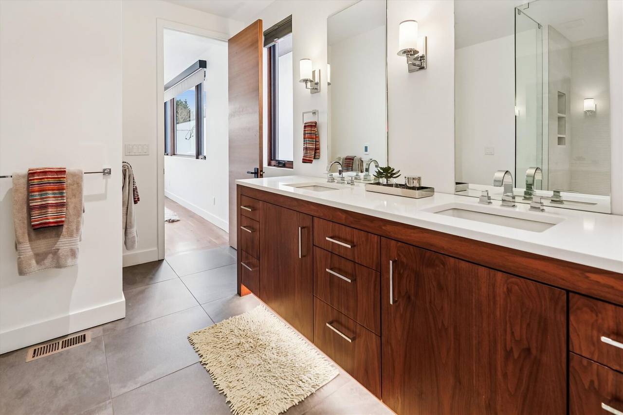 Bathroom - The Garfield at Cherry Creek - Denver Vacation Rental Bathroom - The Garfield at Cherry Creek - Denver Vacation Rental