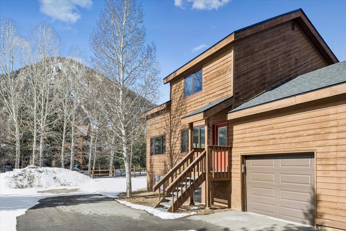 Exterior - Villa Mount Royal - Frisco Vacation Rental Exterior - Villa Mount Royal - Frisco Vacation Rental