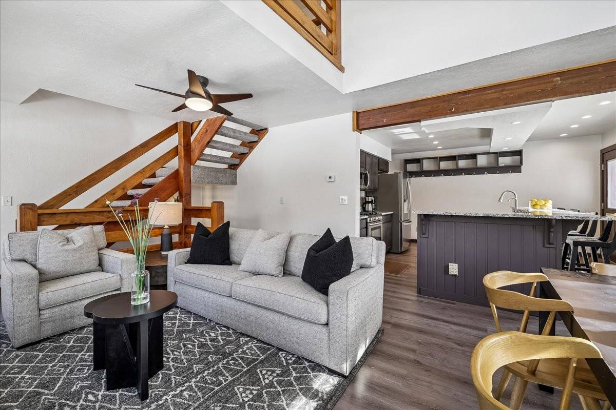 Living Area - Villa Mount Royal - Frisco Vacation Rental Living Area - Villa Mount Royal - Frisco Vacation Rental