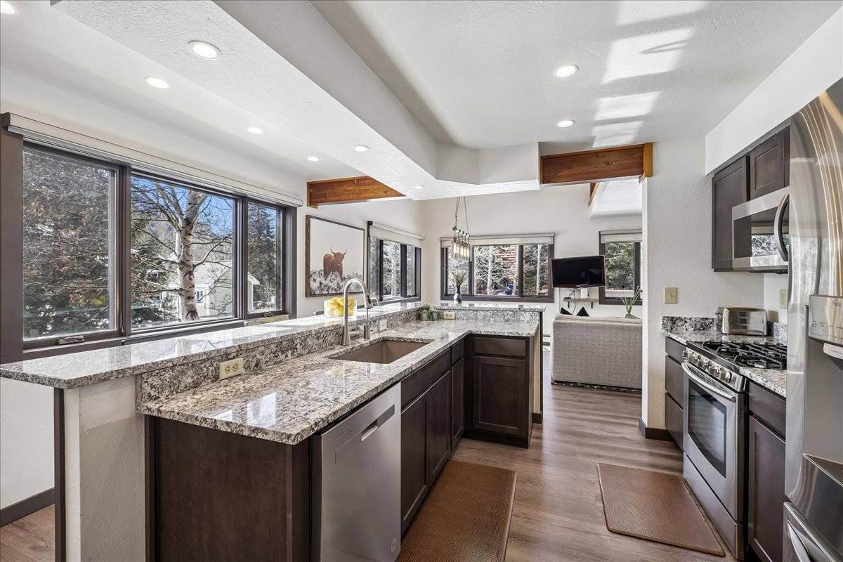 Kitchen - Villa Mount Royal - Frisco Vacation Rental Kitchen - Villa Mount Royal - Frisco Vacation Rental