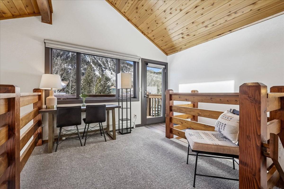 Loft - Villa Mount Royal - Frisco Vacation Rental Loft - Villa Mount Royal - Frisco Vacation Rental