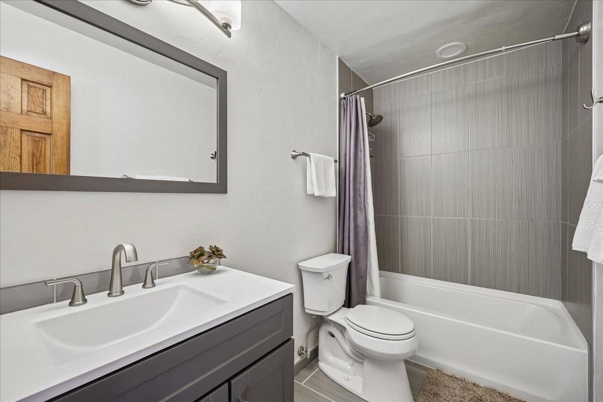 Bathroom - Villa Mount Royal - Frisco Vacation Rental Bathroom - Villa Mount Royal - Frisco Vacation Rental