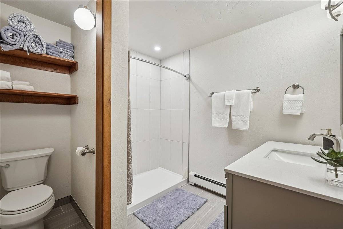 Bathroom - Villa Mount Royal - Frisco Vacation Rental Bathroom - Villa Mount Royal - Frisco Vacation Rental