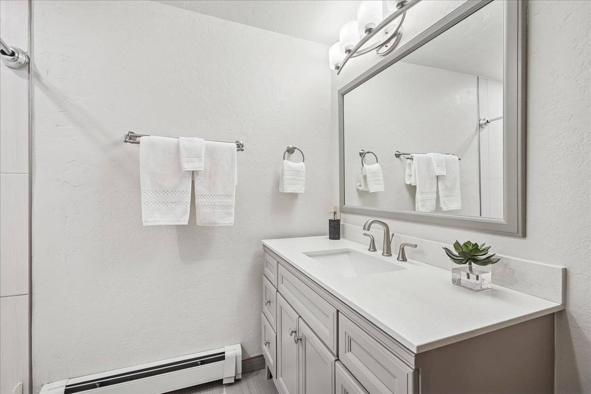 Bathroom - Villa Mount Royal - Frisco Vacation Rental Bathroom - Villa Mount Royal - Frisco Vacation Rental