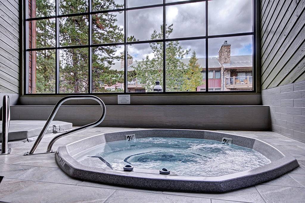 Hot Tub - Cimarron 203 - Breckenridge Vacation Rental Hot Tub - Cimarron 203 - Breckenridge Vacation Rental