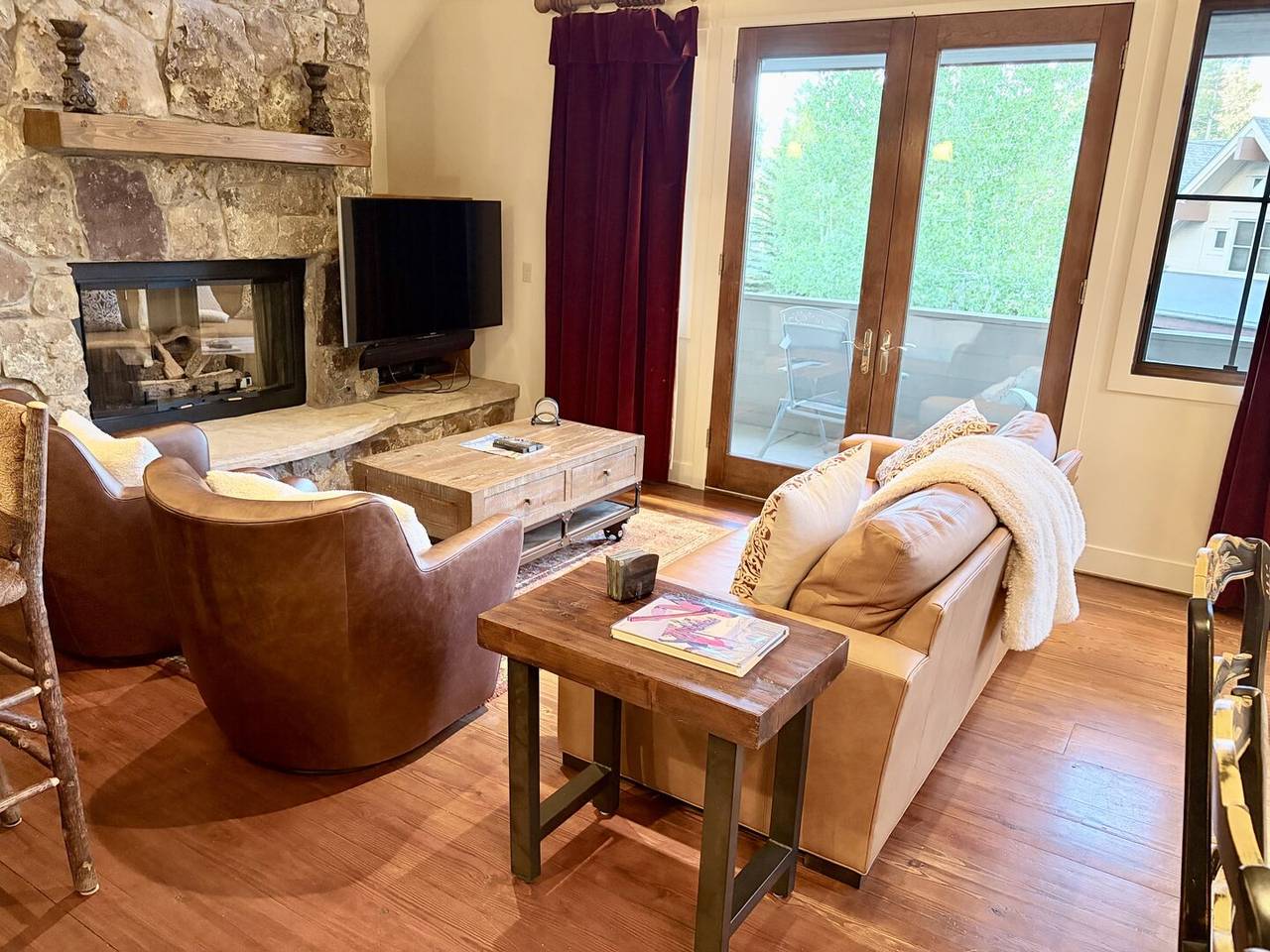 Living Area - Trail Nest - Breckenridge Vacation Rental Living Area - Trail Nest - Breckenridge Vacation Rental