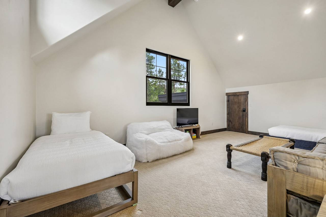 Loft - Peak and Petal Chalet - Frisco Vacation Rental Loft - Peak and Petal Chalet - Frisco Vacation Rental
