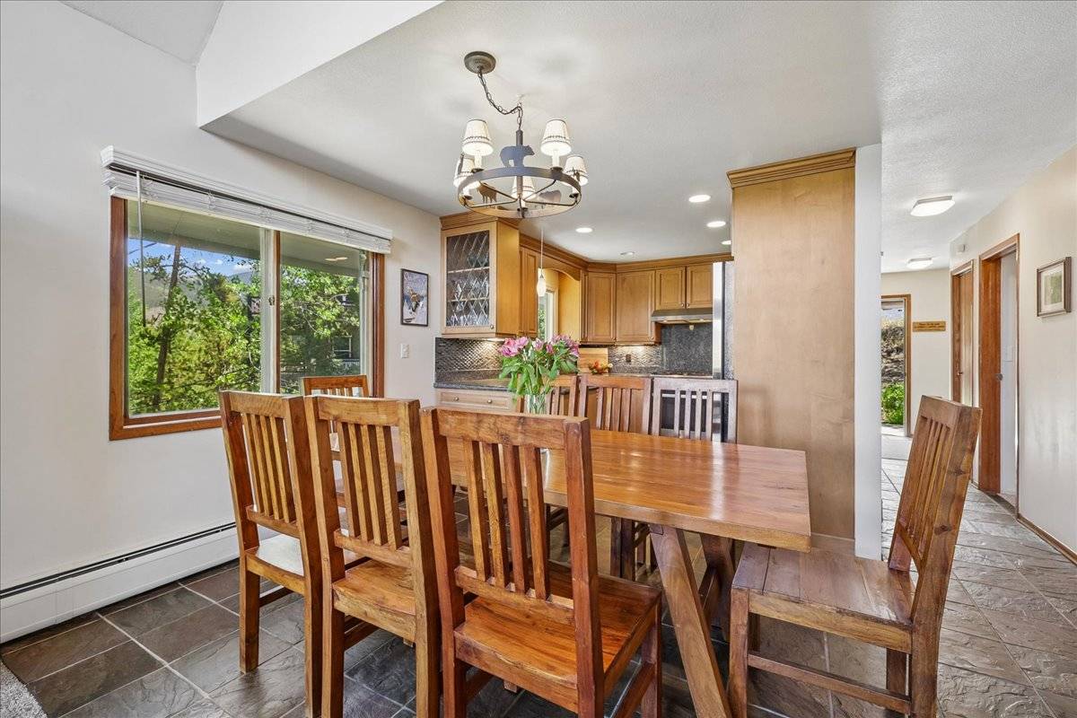 Dining Area - Tenderfoot Basecamp - Dillon Vacation Rental Dining Area - Tenderfoot Basecamp - Dillon Vacation Rental