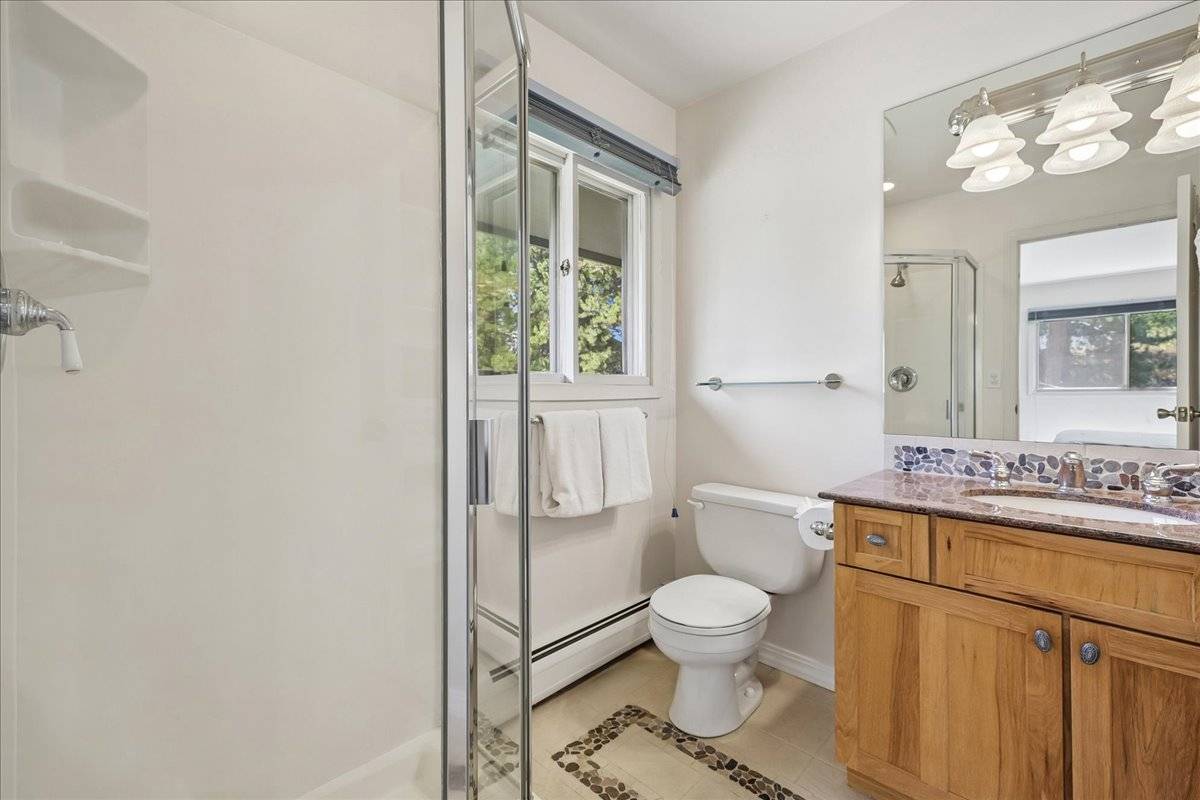 Bathroom - Tenderfoot Basecamp - Dillon Vacation Rental Bathroom - Tenderfoot Basecamp - Dillon Vacation Rental