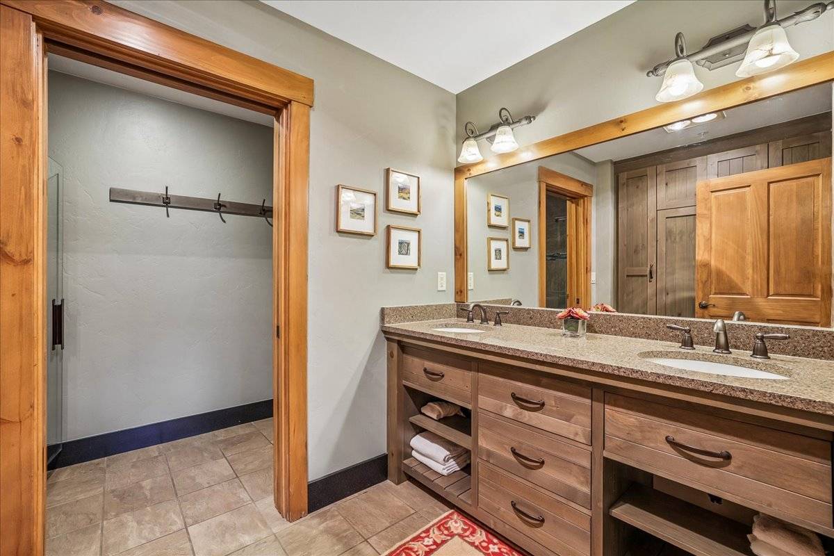 Bathroom - Mountain Thunder Lodge 1201 - Breckenridge Vacation Rental Bathroom - Mountain Thunder Lodge 1201 - Breckenridge Vacation Rental