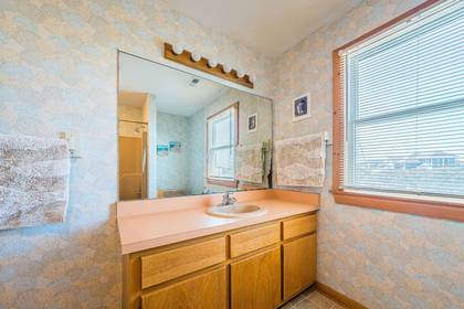 Upper Level Bath