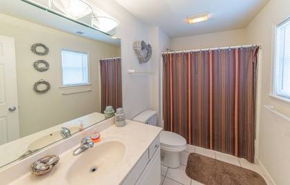 Upper Level Master Bath