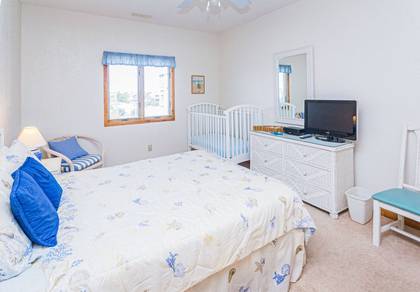 Mid Level Master (Crib Available for Guest Use)