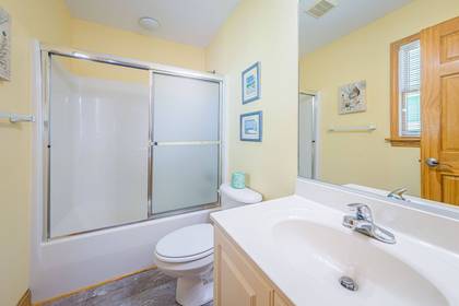 Mid Level Master Bath