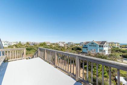 roof top sun deck with ocean views