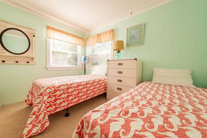 twin bedroom