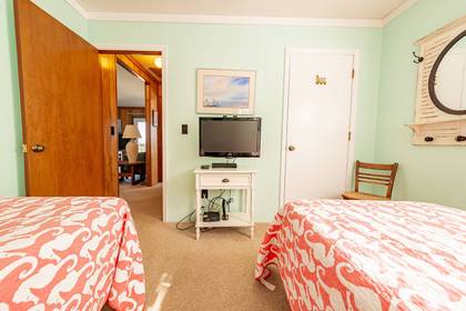 twin bedroom