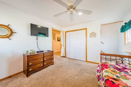 Mid Level Den