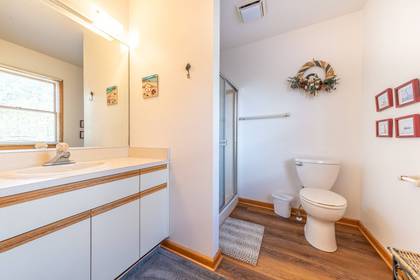 mid level master bath