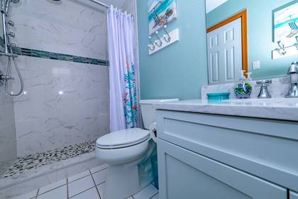 Upper Level Master Bath
