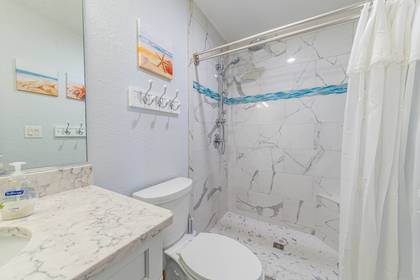 Mid Level Master Bath